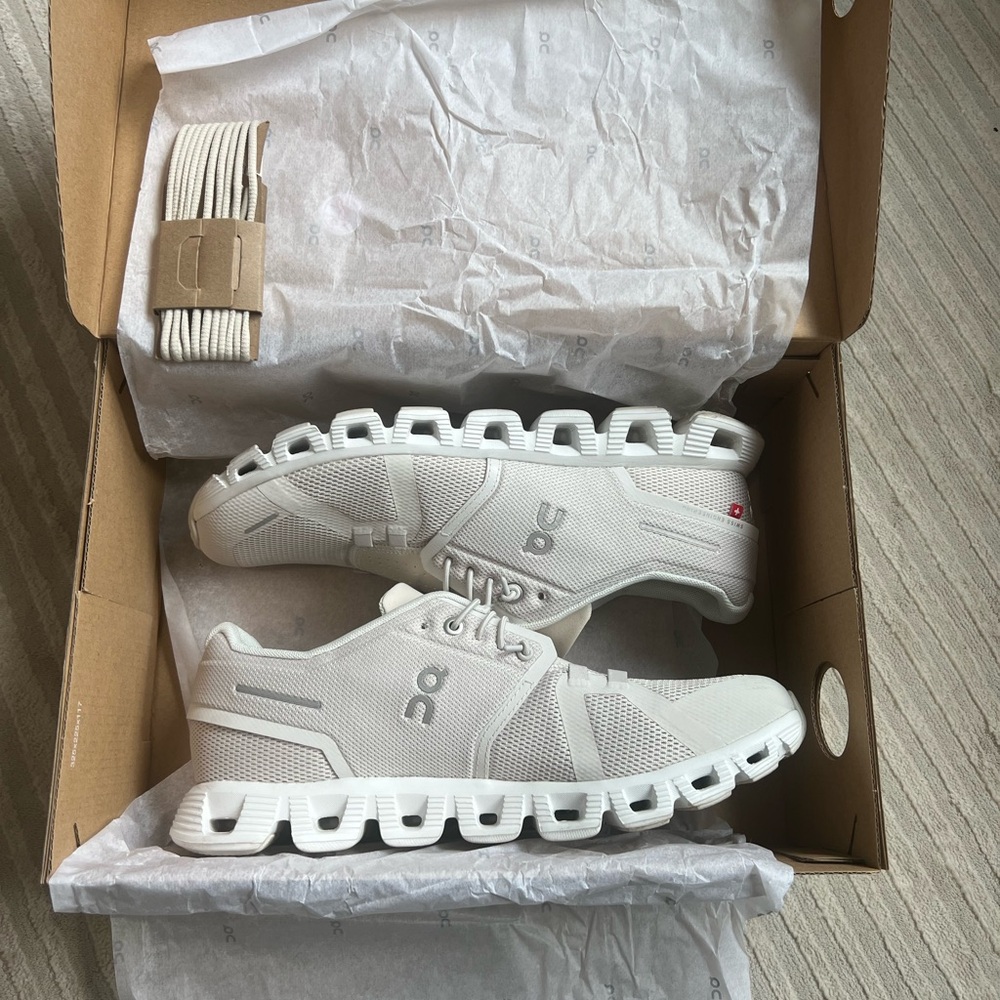 On Cloud 5 shoes